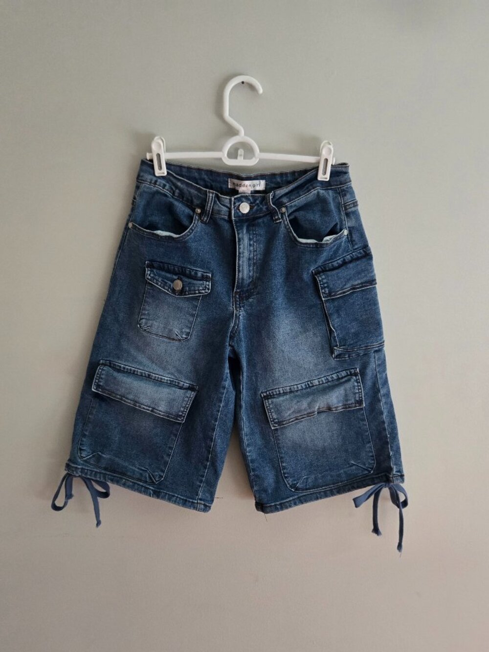 Madden Girl Denim Cargo Shorts Size 5